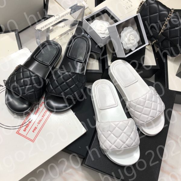 2021 designer ladies rubber slippers sandals fashion flat jelly beach party shoes red green black white beige summer men
2021 designer ladies rubber slippers sandals fashion flat jelly beach party shoes red green black white beige summer men