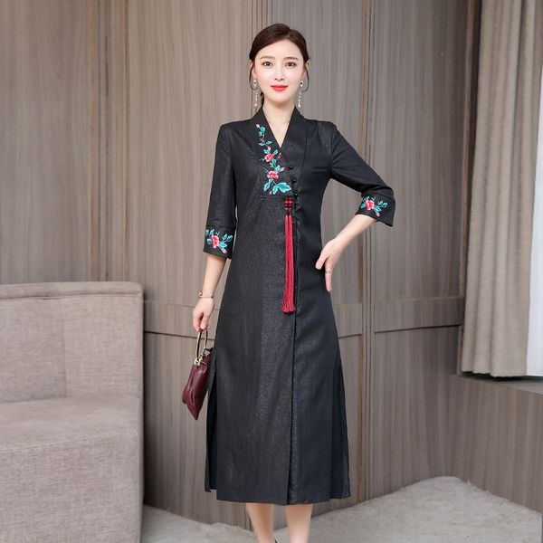 2021 spring new improved cheongsam embroidery elegant tang suit traditional chinese dress qipao black robe vintage vestido 12051, Red
2021 spring new improved cheongsam embroidery elegant tang suit traditional chinese dress qipao black robe vintage vestido 12051, Red