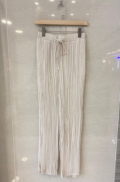 women's pants & capris 2021 women fashion loose lace beige pleated trousers 0622, Black;white
women's pants & capris 2021 women fashion loose lace beige pleated trousers 0622, Black;white