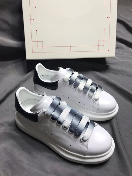 fashion luxury designer sneakers men women casual shoes party dress low-platforms trainers shoes sneaker, Black;red
fashion luxury designer sneakers men women casual shoes party dress low-platforms trainers shoes sneaker, Black;red