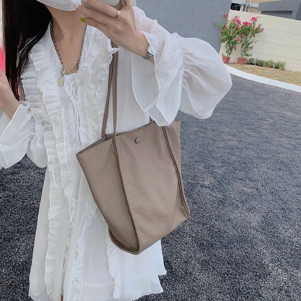2021 dionysian chain clamshell packages temperament senior bags ball-match fashion shoulder vintage handbags women chains phone bag wallet m
2021 dionysian chain clamshell packages temperament senior bags ball-match fashion shoulder vintage handbags women chains phone bag wallet m