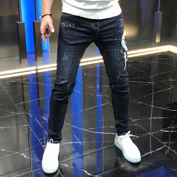 jean male autumn high-quality european station heavy drill fashion personality washed blue jeans trend
jean male autumn high-quality european station heavy drill fashion personality washed blue jeans trend