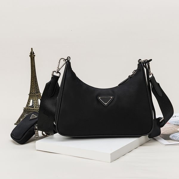 2021 women luxurys designers bags chest pack lady tote chains handbags messenger backpack nylon crossbody bag european and american fashion
2021 women luxurys designers bags chest pack lady tote chains handbags messenger backpack nylon crossbody bag european and american fashion