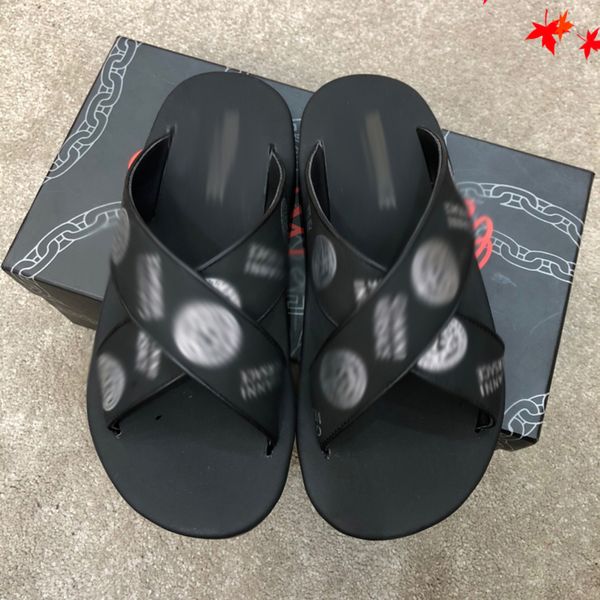 2021 slipper designer slide summer sandals fashion men beach indoor flat flip flops leather luxurys shoes mens slippers with box size 39-45, Black
2021 slipper designer slide summer sandals fashion men beach indoor flat flip flops leather luxurys shoes mens slippers with box size 39-45, Black