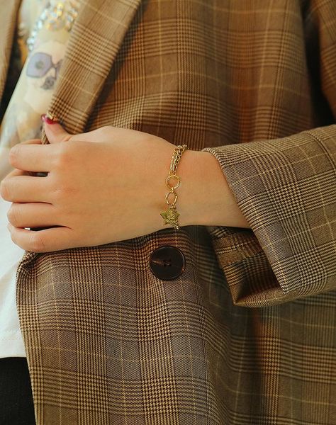 charm bracelets fashion design sense of minority titanium steel bracelet women's sen series simple double-layer star hand jewelry, Golden;silver
charm bracelets fashion design sense of minority titanium steel bracelet women's sen series simple double-layer star hand jewelry, Golden;silver