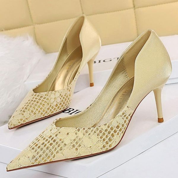 dress shoes vogue women 7cm high heels office low pumps lady scarpins silk satin sequins plus size 34-43 quality, Black
dress shoes vogue women 7cm high heels office low pumps lady scarpins silk satin sequins plus size 34-43 quality, Black