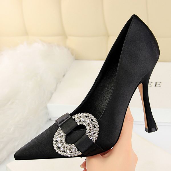 dress shoes sapatos rasos femininos de salto alto fino, redondo, vintage, com cristais, para festa, casamento, outono 351k, Black
dress shoes sapatos rasos femininos de salto alto fino, redondo, vintage, com cristais, para festa, casamento, outono 351k, Black