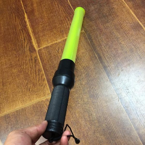 54cm*4cm yellow tube outdoor led safety signal warning flashing lights concert cheer sticks road traffic light
54cm*4cm yellow tube outdoor led safety signal warning flashing lights concert cheer sticks road traffic light