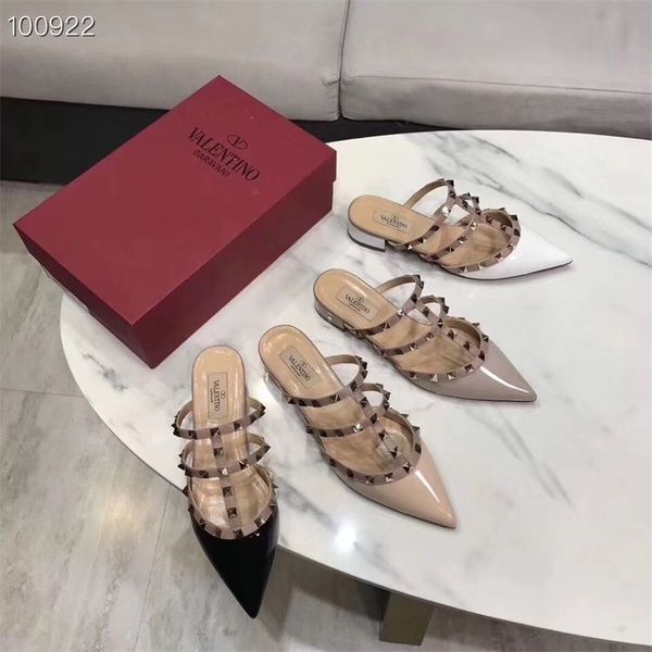 hualun rivet thick heel half trailer 2021 cow enamel leather bag head flat slippers beach pointed flat shoes two sandals, Black
hualun rivet thick heel half trailer 2021 cow enamel leather bag head flat slippers beach pointed flat shoes two sandals, Black