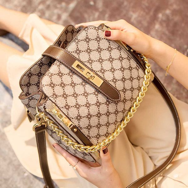 luxury handbags 2021 2021 fashion chain bucket atmosphere versatile msenger women's bag simple
luxury handbags 2021 2021 fashion chain bucket atmosphere versatile msenger women's bag simple