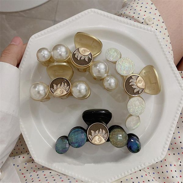 hair clips & barrettes aomu summer spring retro colorful transparent resin sun claw irregular flashing geometric big round hairpin for women, Golden;silver
hair clips & barrettes aomu summer spring retro colorful transparent resin sun claw irregular flashing geometric big round hairpin for women, Golden;silver