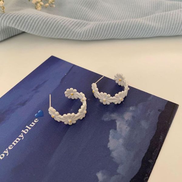 hoop & huggie in 2021 small and pure fresh white daisy earrings contracted fashion joker lovely romantic women stud adorn article, Golden;silver
hoop & huggie in 2021 small and pure fresh white daisy earrings contracted fashion joker lovely romantic women stud adorn article, Golden;silver