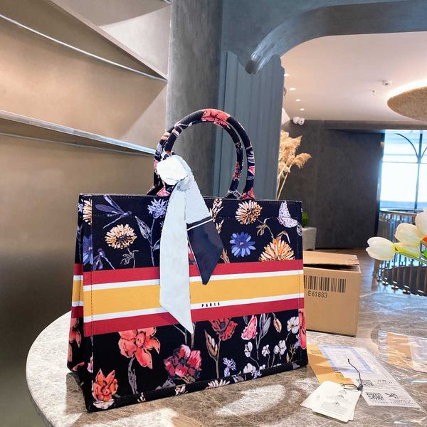 21ss designer handbag women shopping bags fashion classic printed letter totes women's temperament shoulder bag
21ss designer handbag women shopping bags fashion classic printed letter totes women's temperament shoulder bag