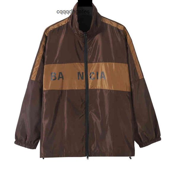 balencaigas men jacket coats italy brand high splicing charge windproof oxford fabric double pull head design couple paris men's women&, Black;brown
balencaigas men jacket coats italy brand high splicing charge windproof oxford fabric double pull head design couple paris men's women&, Black;brown