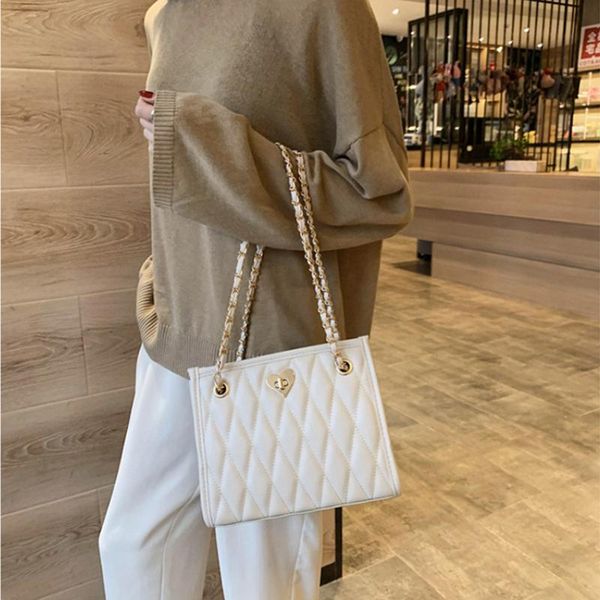 thread shoulder messenger bags 2021 fashion women's luxury designer purse lady totes handbags high quality
thread shoulder messenger bags 2021 fashion women's luxury designer purse lady totes handbags high quality