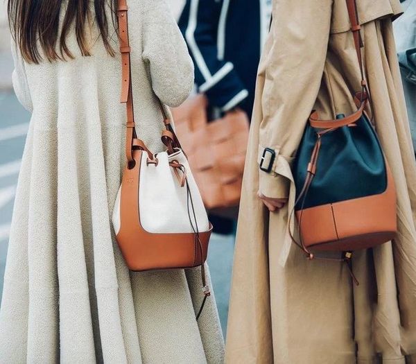 evening bags 2021 women's leather drawstring large capacity bucket bag hit color matching bag/hand over-the-shoulder
evening bags 2021 women's leather drawstring large capacity bucket bag hit color matching bag/hand over-the-shoulder