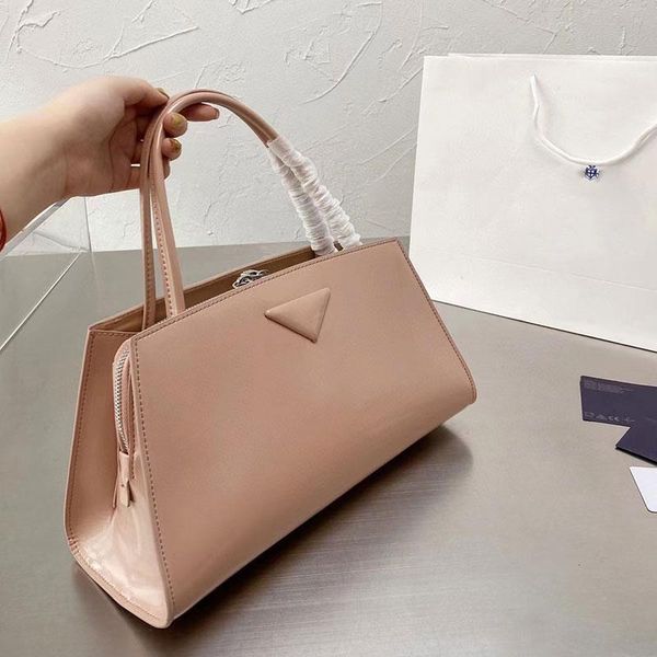 evening bags 2021 handbag retro shiny patent leather shopping bag large capacity elegant simple atmospheric shoulder
evening bags 2021 handbag retro shiny patent leather shopping bag large capacity elegant simple atmospheric shoulder