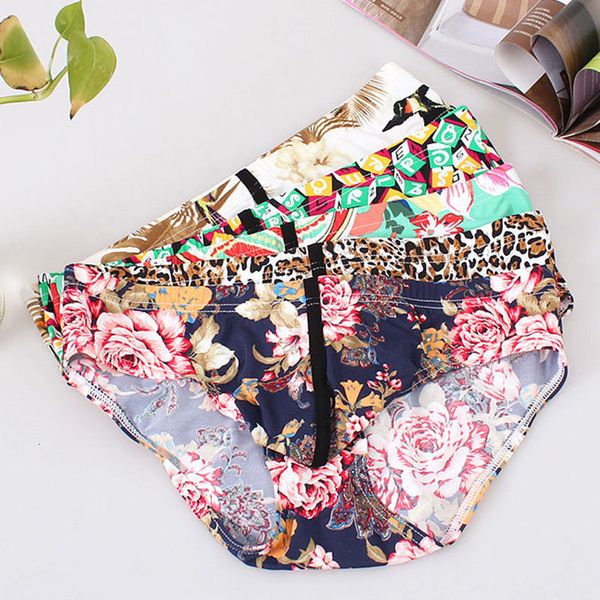 wj / net underwear men's summer low waist nylon ice silk printing breathable triangle men, Black;white
wj / net underwear men's summer low waist nylon ice silk printing breathable triangle men, Black;white