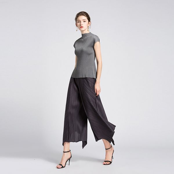 capri female summer harebst miyake pants plied black up to plus size baggy waist high corridors 2145, Black;white 
capri female summer harebst miyake pants plied black up to plus size baggy waist high corridors 2145, Black;white