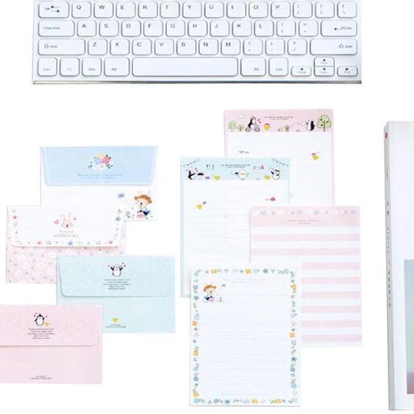 30set/lot 92*135mm penguin design lovely letter paper with envelope set four packing bags
30set/lot 92*135mm penguin design lovely letter paper with envelope set four packing bags