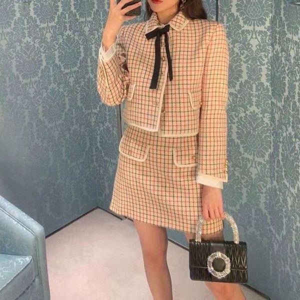 fashion two-piece wool women tweed autumn winter long sleeve thick plaid jacket coat + mini skirt sets buttons bow suits 210416, White
fashion two-piece wool women tweed autumn winter long sleeve thick plaid jacket coat + mini skirt sets buttons bow suits 210416, White