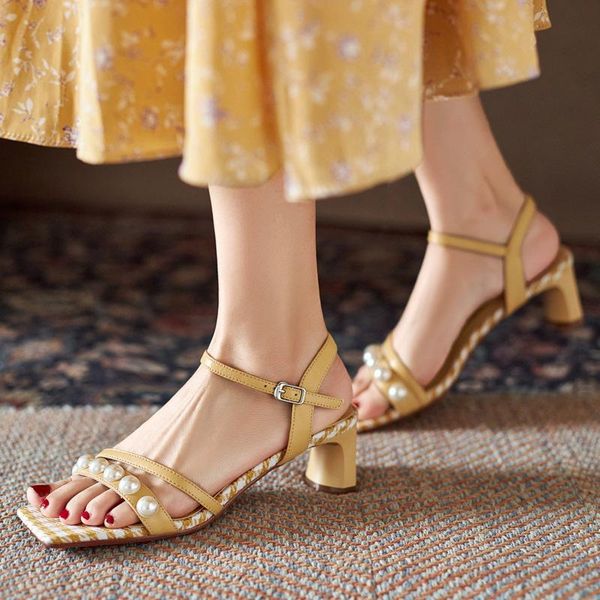 sandals summer 2021 female student peep-toe fairy style pearl chunky heel middle sandal with buckle, Black
sandals summer 2021 female student peep-toe fairy style pearl chunky heel middle sandal with buckle, Black
