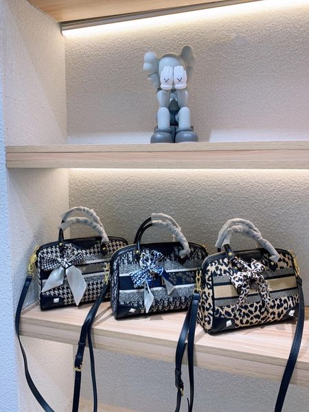 special recommendation most popular shopping bags designers womens handbags purses 2021 retro elegant shouder bag relaxed and lazy casual st
special recommendation most popular shopping bags designers womens handbags purses 2021 retro elegant shouder bag relaxed and lazy casual st