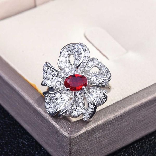 cluster rings qfashion flower crystal engagement finger ring women red zircon stone silver color 2021 wedding trend female jewelry, Golden;silver
cluster rings qfashion flower crystal engagement finger ring women red zircon stone silver color 2021 wedding trend female jewelry, Golden;silver