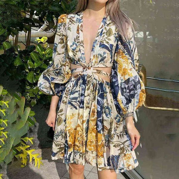luxury party evening dress printed 2021 summer deep v-neck stitched lantern sleeve open waist a-line short, Black
luxury party evening dress printed 2021 summer deep v-neck stitched lantern sleeve open waist a-line short, Black