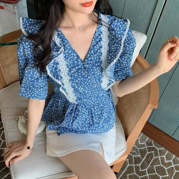 women's blouses & shirts 2021 summer vintage blue floral puff sleeve shirt lace patchwork v-neck female ruffle print lady, White
women's blouses & shirts 2021 summer vintage blue floral puff sleeve shirt lace patchwork v-neck female ruffle print lady, White