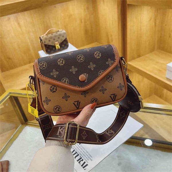 2022 factory wholesale new pop bbao autumn winter net red versatile messenger single shoulder new old flower small square bag cover with wal
2022 factory wholesale new pop bbao autumn winter net red versatile messenger single shoulder new old flower small square bag cover with wal
