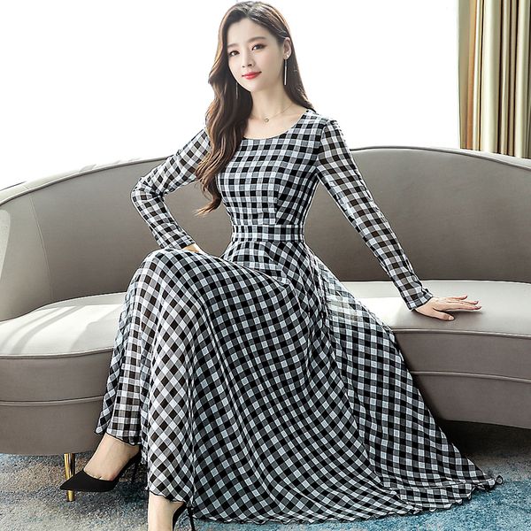 2021 autumn new arrival plus size elegant round collar plaid printed woman chiffon long dress, Black;gray
2021 autumn new arrival plus size elegant round collar plaid printed woman chiffon long dress, Black;gray