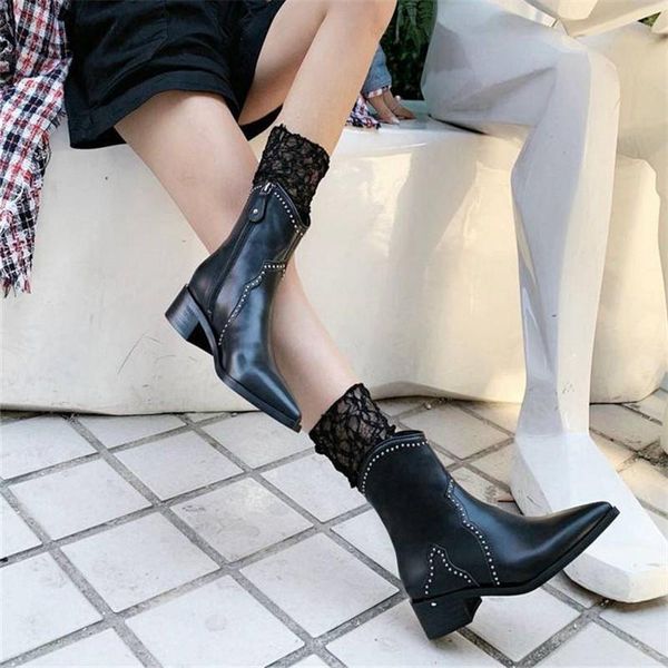 boots 2021 genuine leather rivets ladies ankle black zipper pointed toe low heel luxury autumn retro shoes
boots 2021 genuine leather rivets ladies ankle black zipper pointed toe low heel luxury autumn retro shoes