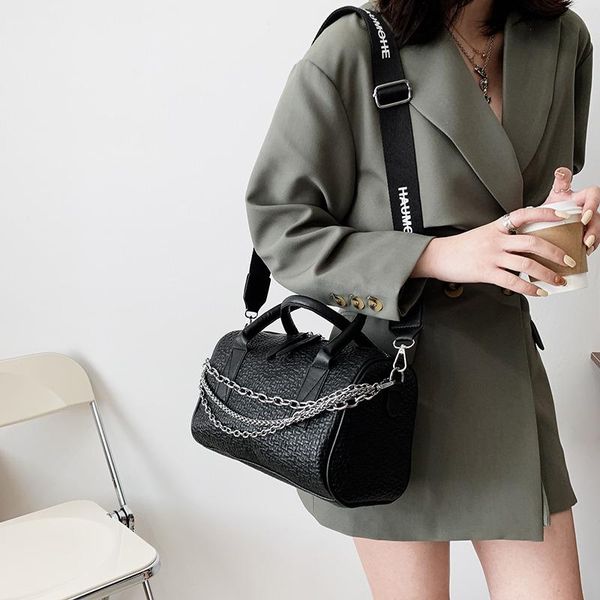 cross body elegant lady handbag fashion designer black one-shoulder messenger bag large capacity women's chain leather business
cross body elegant lady handbag fashion designer black one-shoulder messenger bag large capacity women's chain leather business