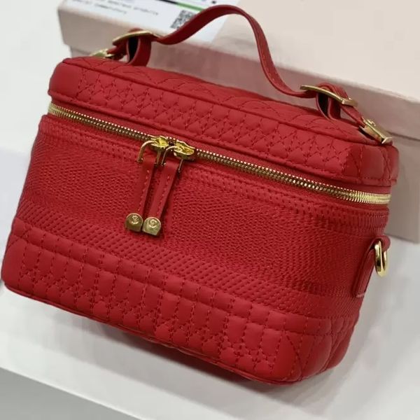 designer makeup bag women luxurys designers crossbody bags make up case travel pouch cosmetic cases girls handbag shoulder bags luggage tote
designer makeup bag women luxurys designers crossbody bags make up case travel pouch cosmetic cases girls handbag shoulder bags luggage tote