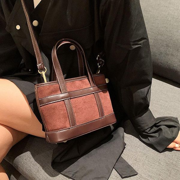 evening bags stitching western style embroidery thread simple women's bag 2021 portable net red autumn large-capacity bucket shoulder
evening bags stitching western style embroidery thread simple women's bag 2021 portable net red autumn large-capacity bucket shoulder