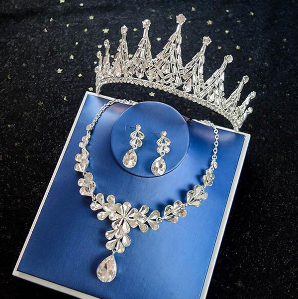 bridal wedding headpieces crown necklace and earrings three-piece set white crystal baroque style handmade party banquet fashion jewelry box, Silver
bridal wedding headpieces crown necklace and earrings three-piece set white crystal baroque style handmade party banquet fashion jewelry box, Silver