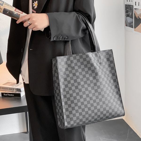 Briefcase Japanese and Korean Fashion Leisure Simple Style Men's Women's H-held Bag Mother Single Shoulder Leather Lattice
Briefcase Japanese and Korean Fashion Leisure Simple Style Men's Women's H-held Bag Mother Single Shoulder Leather Lattice