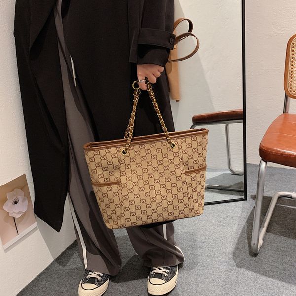 autumn and winter textured large bag new women's fashion capacity single shoulder niche tote bag handbags sale
autumn and winter textured large bag new women's fashion capacity single shoulder niche tote bag handbags sale