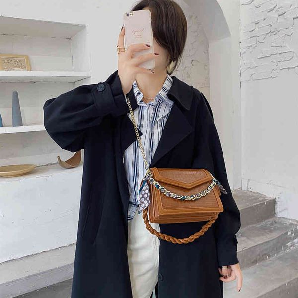spring and summer women's one shoulder bag 2021 new fashion crocodile pattern messenger portable small square, Black;red
spring and summer women's one shoulder bag 2021 new fashion crocodile pattern messenger portable small square, Black;red