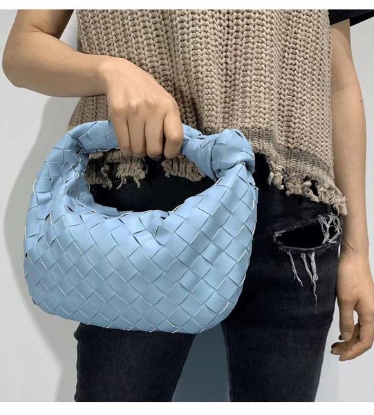 women luxurys designers bags 2021 fashion design dinner clutch simple leather zipper woven hand c designer handbag handbags totes crossbody
women luxurys designers bags 2021 fashion design dinner clutch simple leather zipper woven hand c designer handbag handbags totes crossbody