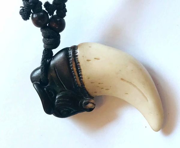 10 pcs necklace hand-carved statue imitation vintage yak bone carved rock adjustable rope gift, Silver
10 pcs necklace hand-carved statue imitation vintage yak bone carved rock adjustable rope gift, Silver