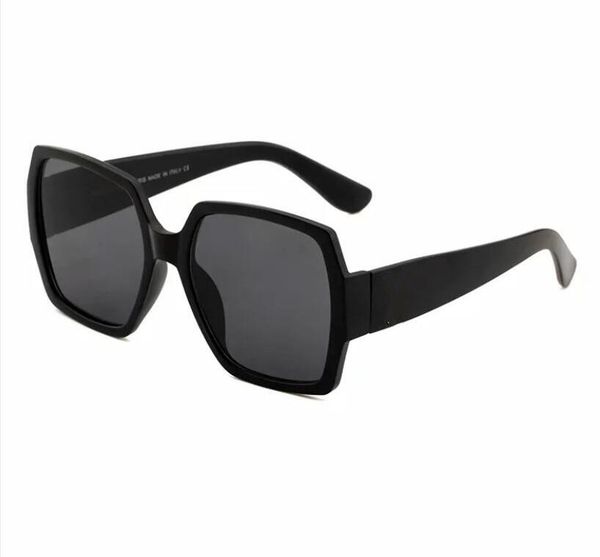 2021 women and men sunglasses fashion square summer style full frame uv protection mixed 2601, White;black
2021 women and men sunglasses fashion square summer style full frame uv protection mixed 2601, White;black