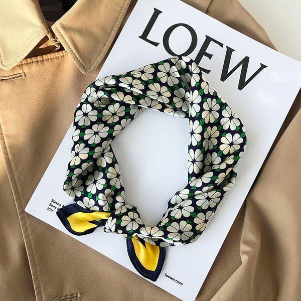 scarves 2021 silk temperament green flower fashion real small square in spring and autumn, Blue;gray
scarves 2021 silk temperament green flower fashion real small square in spring and autumn, Blue;gray
