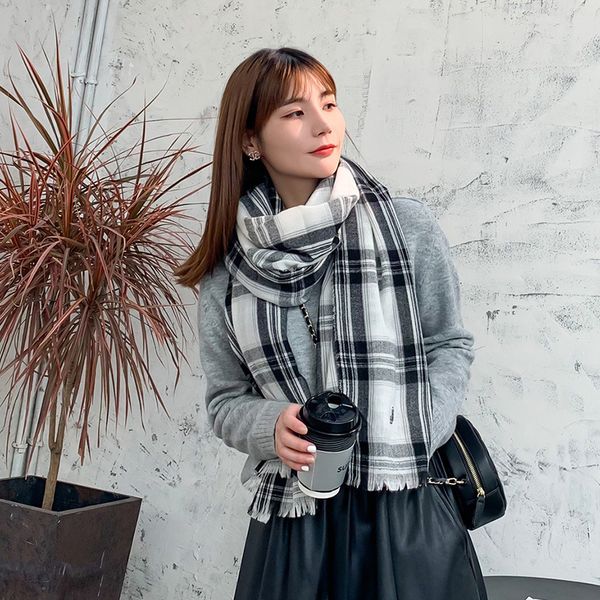 luxury design imitation cashmere scarf women's spring 2021 new plaid 120g thin lightweight bib sunscreen shawl, Blue;gray
luxury design imitation cashmere scarf women's spring 2021 new plaid 120g thin lightweight bib sunscreen shawl, Blue;gray