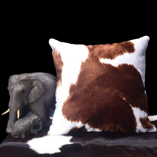 pillow rugoo imitation cowhide throw fashion and simple bedside sofa car cushion waist
pillow rugoo imitation cowhide throw fashion and simple bedside sofa car cushion waist
