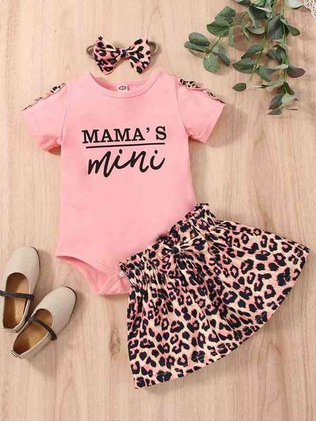 baby slogan graphic bodysuit & bow leopard skirt & headband she, Blue
baby slogan graphic bodysuit & bow leopard skirt & headband she, Blue