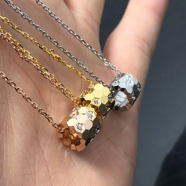 2022 european and american fashion style honeycomb shape with diamond ladies necklace exquisite gift jewelry, Silver
2022 european and american fashion style honeycomb shape with diamond ladies necklace exquisite gift jewelry, Silver