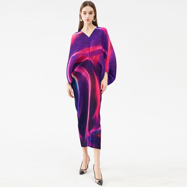 casual dresses 2021 spring summer pleated new long dress bat sleeves v-neck aurora print designer aesthetic 5yiz, Black;gray
casual dresses 2021 spring summer pleated new long dress bat sleeves v-neck aurora print designer aesthetic 5yiz, Black;gray