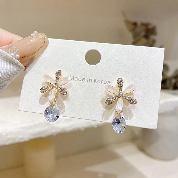 stud retro design earrings female ins cold wind flower ear jewelry vintage student for woman 2021 trend wholesale, Golden;silver
stud retro design earrings female ins cold wind flower ear jewelry vintage student for woman 2021 trend wholesale, Golden;silver
